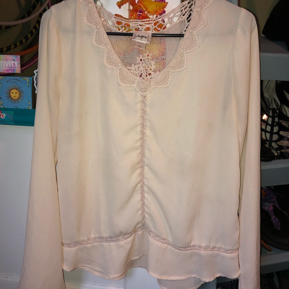 Buckle cream blouse w/ lace accents